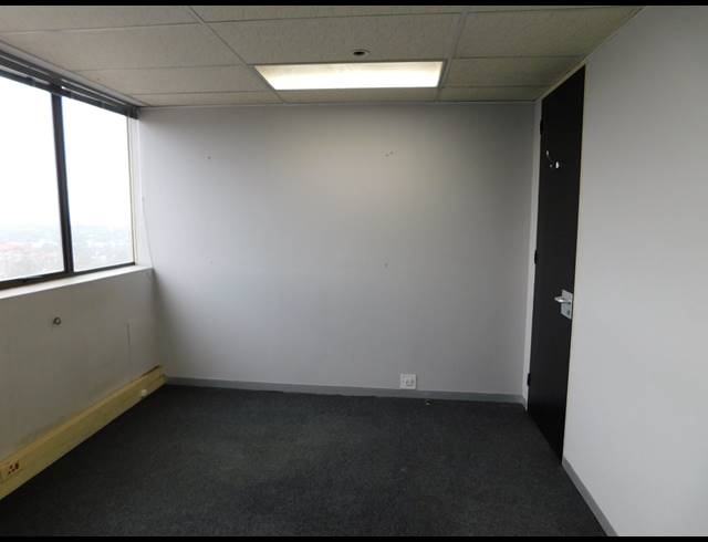 2,000M² OFFICE TO LET IN FERNDALE